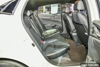 Ruang Baris Kedua Honda Civic Hatchback Solo